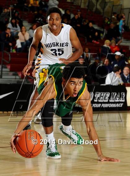 Thumbnail 3 in JW North vs. Edison (MaxPreps Holiday Classic) photogallery.