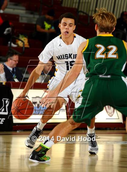 Thumbnail 3 in JW North vs. Edison (MaxPreps Holiday Classic) photogallery.