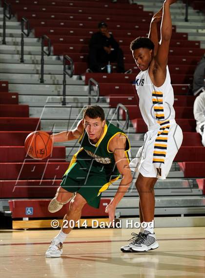 Thumbnail 3 in JW North vs. Edison (MaxPreps Holiday Classic) photogallery.
