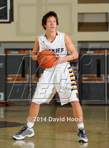 Thumbnail 2 in JW North vs. Edison (MaxPreps Holiday Classic) photogallery.