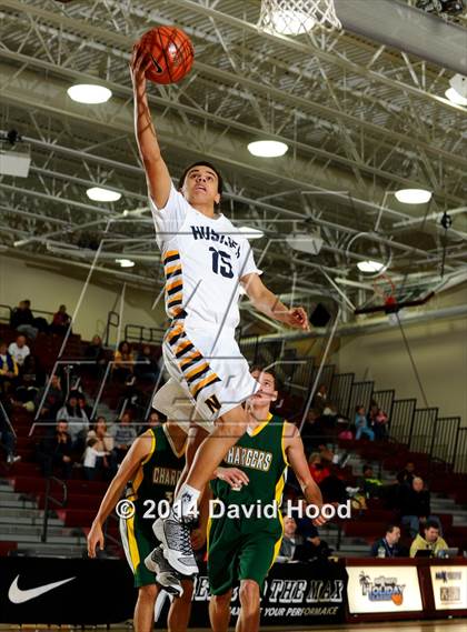 Thumbnail 3 in JW North vs. Edison (MaxPreps Holiday Classic) photogallery.