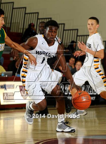 Thumbnail 3 in JW North vs. Edison (MaxPreps Holiday Classic) photogallery.
