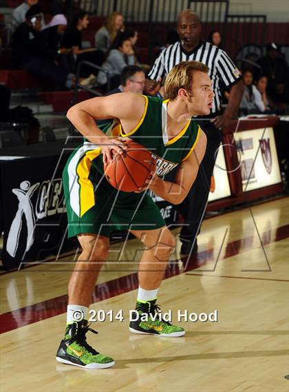 Thumbnail 3 in JW North vs. Edison (MaxPreps Holiday Classic) photogallery.