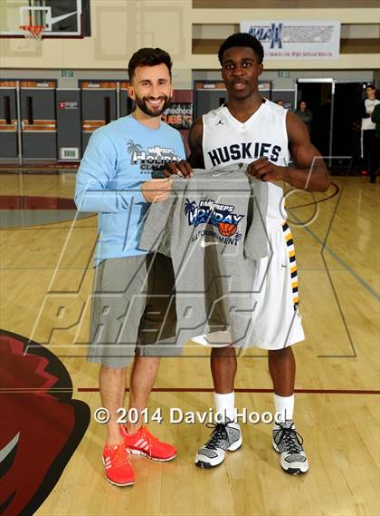 Thumbnail 2 in JW North vs. Edison (MaxPreps Holiday Classic) photogallery.