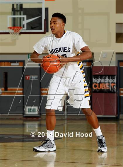 Thumbnail 2 in JW North vs. Edison (MaxPreps Holiday Classic) photogallery.