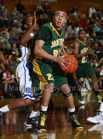 Thumbnail 1 in San Diego vs. Santa Rita (MaxPreps Holiday Classic) photogallery.