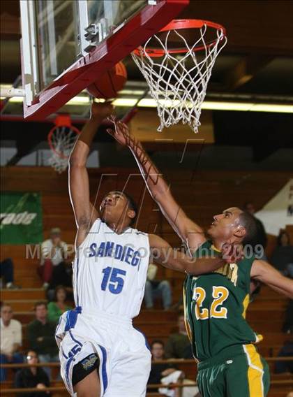 Thumbnail 2 in San Diego vs. Santa Rita (MaxPreps Holiday Classic) photogallery.