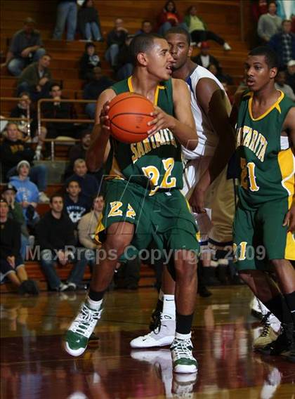 Thumbnail 3 in San Diego vs. Santa Rita (MaxPreps Holiday Classic) photogallery.
