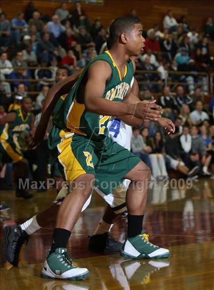 Thumbnail 2 in San Diego vs. Santa Rita (MaxPreps Holiday Classic) photogallery.