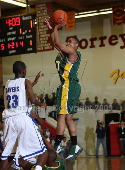Thumbnail 2 in San Diego vs. Santa Rita (MaxPreps Holiday Classic) photogallery.