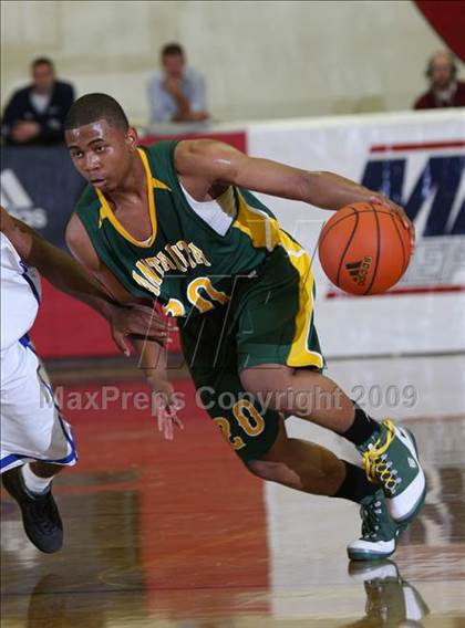 Thumbnail 2 in San Diego vs. Santa Rita (MaxPreps Holiday Classic) photogallery.