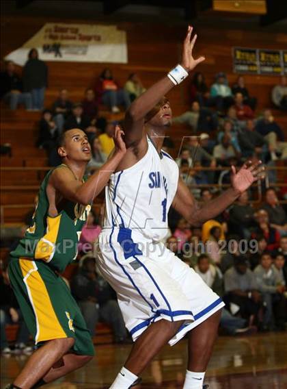 Thumbnail 1 in San Diego vs. Santa Rita (MaxPreps Holiday Classic) photogallery.