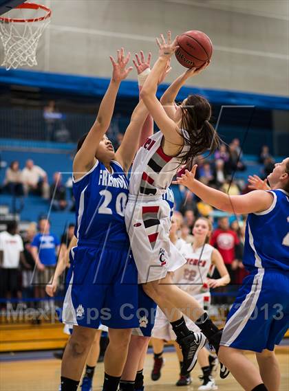 Thumbnail 3 in Fremont vs. American Fork (UHSAA 5A Quarterfinal) photogallery.