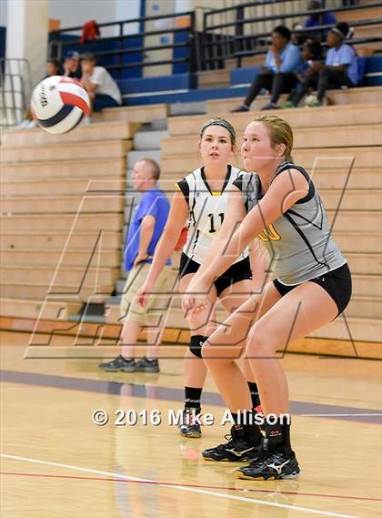 Thumbnail 1 in Hixson vs Red Bank photogallery.