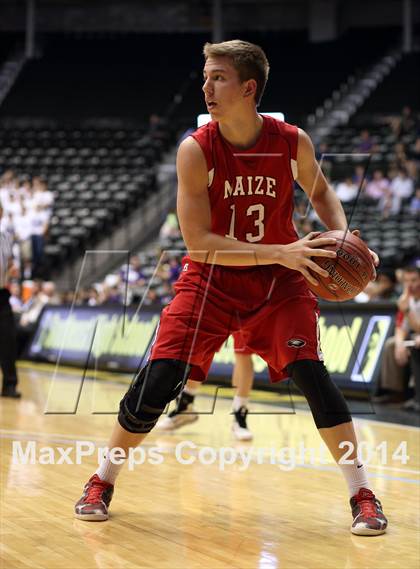 Thumbnail 3 in Maize vs. Blue Valley Northwest (KSHSAA 6A Quarterfinal) photogallery.