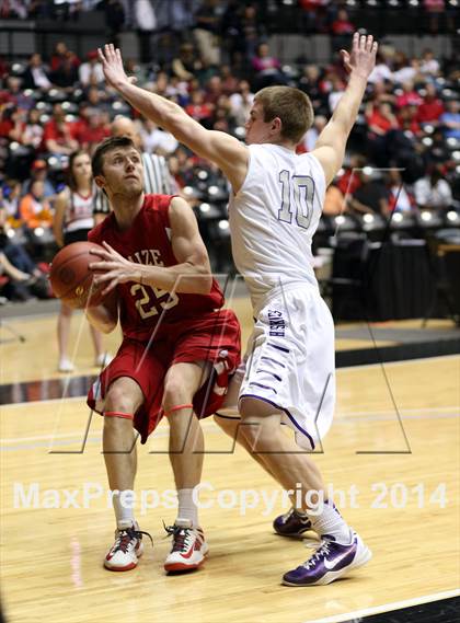 Thumbnail 2 in Maize vs. Blue Valley Northwest (KSHSAA 6A Quarterfinal) photogallery.