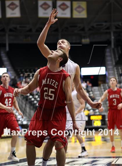 Thumbnail 3 in Maize vs. Blue Valley Northwest (KSHSAA 6A Quarterfinal) photogallery.