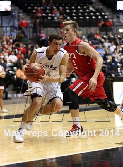 Thumbnail 2 in Maize vs. Blue Valley Northwest (KSHSAA 6A Quarterfinal) photogallery.
