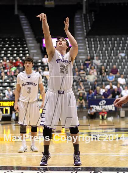 Thumbnail 3 in Maize vs. Blue Valley Northwest (KSHSAA 6A Quarterfinal) photogallery.