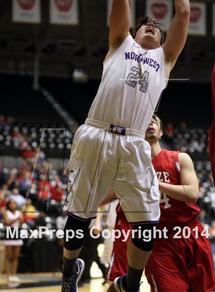 Thumbnail 2 in Maize vs. Blue Valley Northwest (KSHSAA 6A Quarterfinal) photogallery.