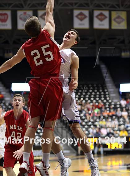 Thumbnail 3 in Maize vs. Blue Valley Northwest (KSHSAA 6A Quarterfinal) photogallery.
