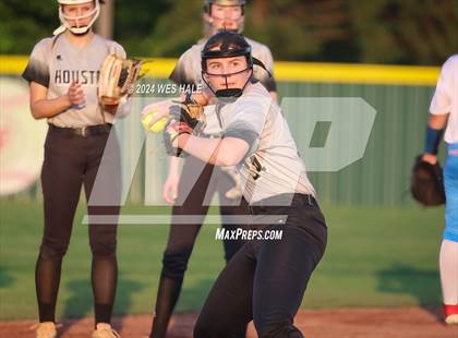 Thumbnail 2 in Bartlett vs. Houston (4A District 15 2nd Round) photogallery.