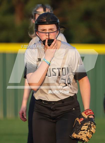 Thumbnail 2 in Bartlett vs. Houston (4A District 15 2nd Round) photogallery.