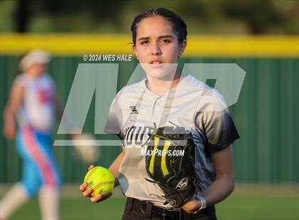 Thumbnail 1 in Bartlett vs. Houston (4A District 15 2nd Round) photogallery.