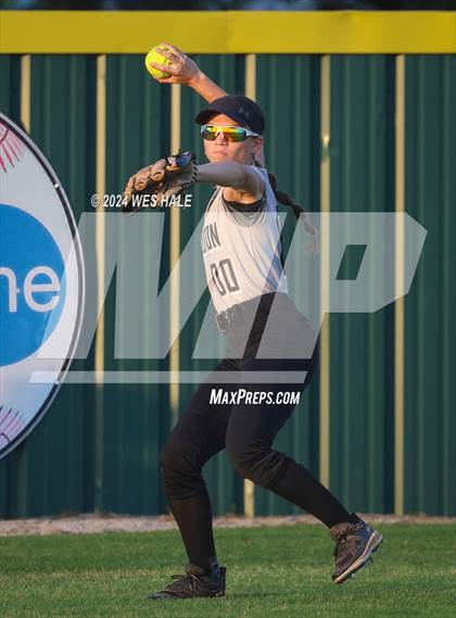 Thumbnail 2 in Bartlett vs. Houston (4A District 15 2nd Round) photogallery.