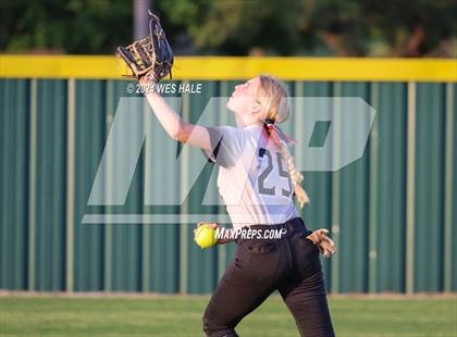Thumbnail 2 in Bartlett vs. Houston (4A District 15 2nd Round) photogallery.