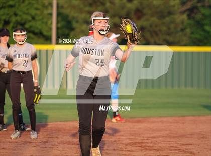 Thumbnail 2 in Bartlett vs. Houston (4A District 15 2nd Round) photogallery.