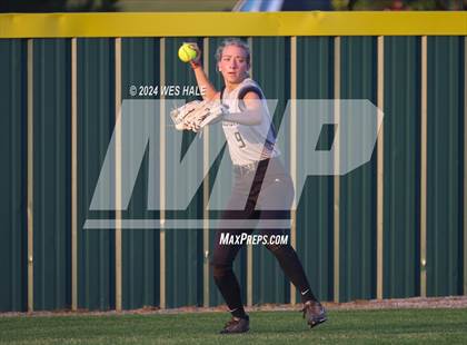 Thumbnail 1 in Bartlett vs. Houston (4A District 15 2nd Round) photogallery.
