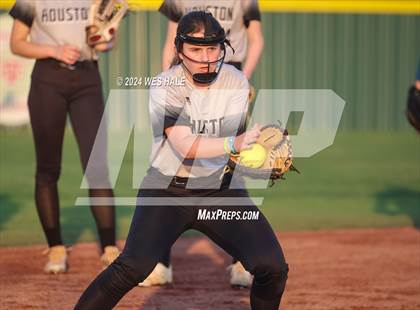 Thumbnail 1 in Bartlett vs. Houston (4A District 15 2nd Round) photogallery.