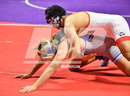 Thumbnail 3 in UIL State Championships - 6A 170lb Final photogallery.