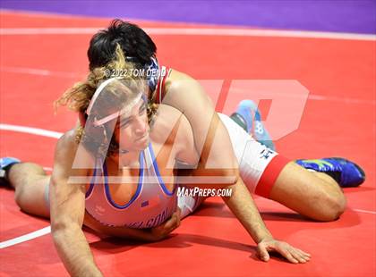 Thumbnail 2 in UIL State Championships - 6A 170lb Final photogallery.