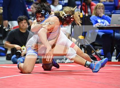 Thumbnail 2 in UIL State Championships - 6A 170lb Final photogallery.