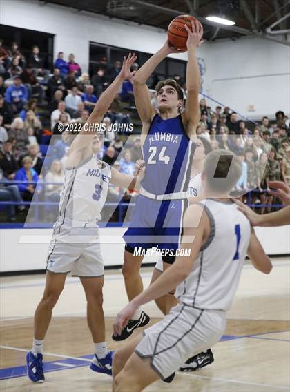 Thumbnail 2 in Freeburg vs. Columbia (Freeburg Columbia Holliday Tournament) photogallery.