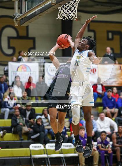 Thumbnail 2 in Christian Brothers vs Grandview (810 Varsity Showcase) photogallery.