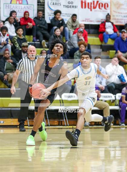 Thumbnail 3 in Christian Brothers vs Grandview (810 Varsity Showcase) photogallery.