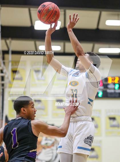 Thumbnail 3 in Christian Brothers vs Grandview (810 Varsity Showcase) photogallery.