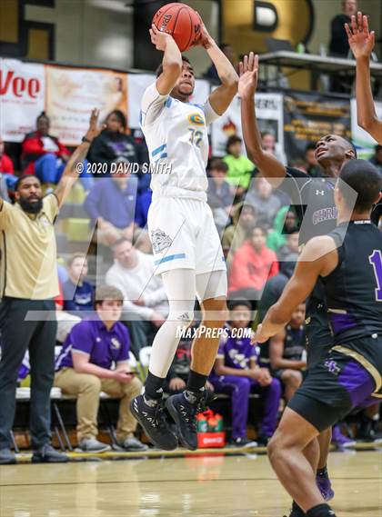 Thumbnail 2 in Christian Brothers vs Grandview (810 Varsity Showcase) photogallery.