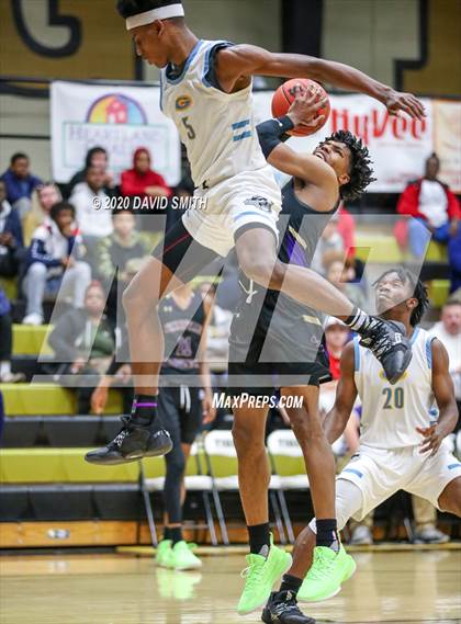 Thumbnail 1 in Christian Brothers vs Grandview (810 Varsity Showcase) photogallery.
