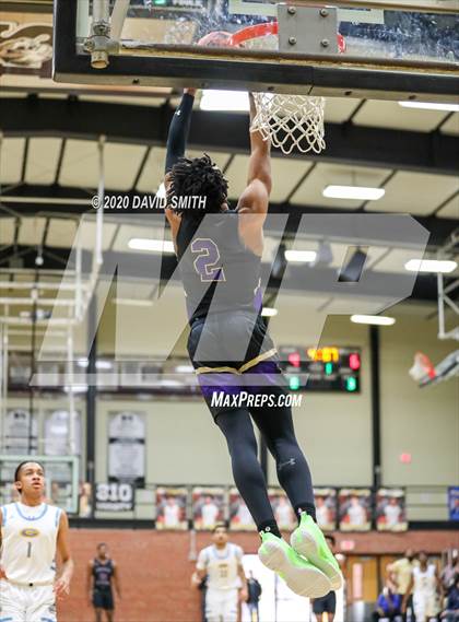 Thumbnail 2 in Christian Brothers vs Grandview (810 Varsity Showcase) photogallery.