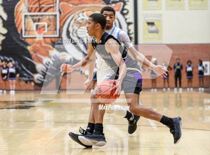 Thumbnail 3 in Christian Brothers vs Grandview (810 Varsity Showcase) photogallery.