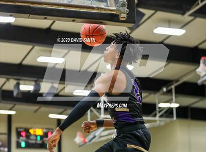 Thumbnail 3 in Christian Brothers vs Grandview (810 Varsity Showcase) photogallery.