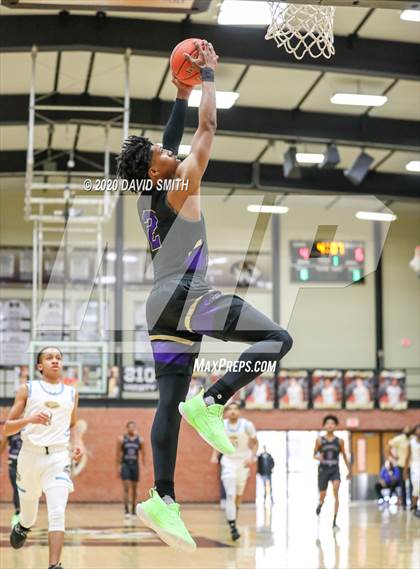 Thumbnail 3 in Christian Brothers vs Grandview (810 Varsity Showcase) photogallery.