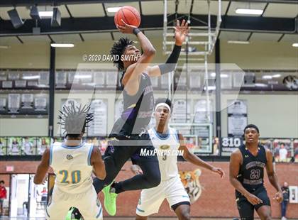 Thumbnail 3 in Christian Brothers vs Grandview (810 Varsity Showcase) photogallery.