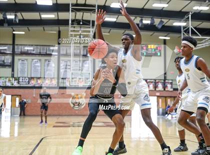 Thumbnail 3 in Christian Brothers vs Grandview (810 Varsity Showcase) photogallery.