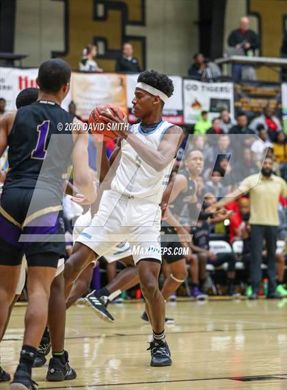 Thumbnail 1 in Christian Brothers vs Grandview (810 Varsity Showcase) photogallery.