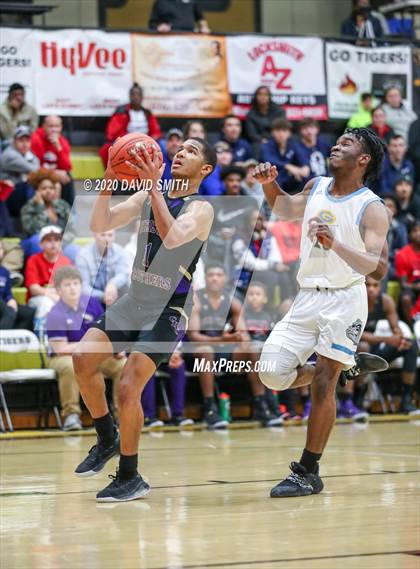 Thumbnail 2 in Christian Brothers vs Grandview (810 Varsity Showcase) photogallery.